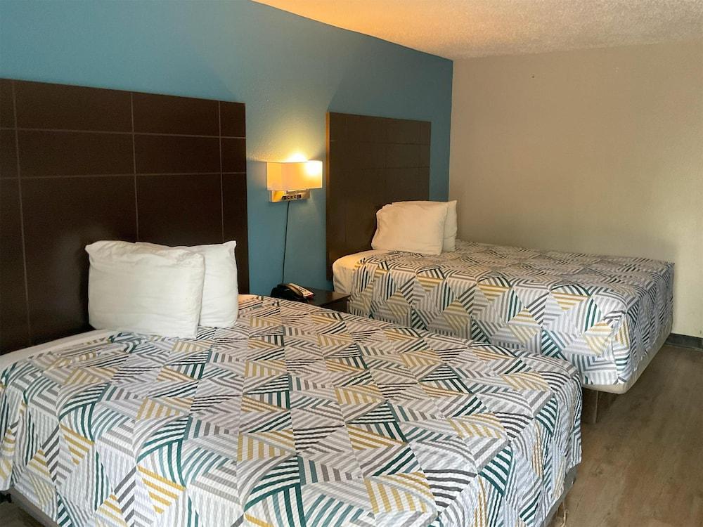 Motel 6 Baton Rouge, LA - East - I-12 photo 19