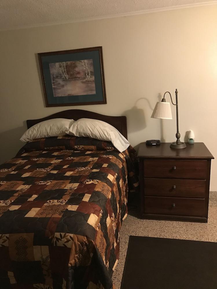 The Evergreen Motel photo 25