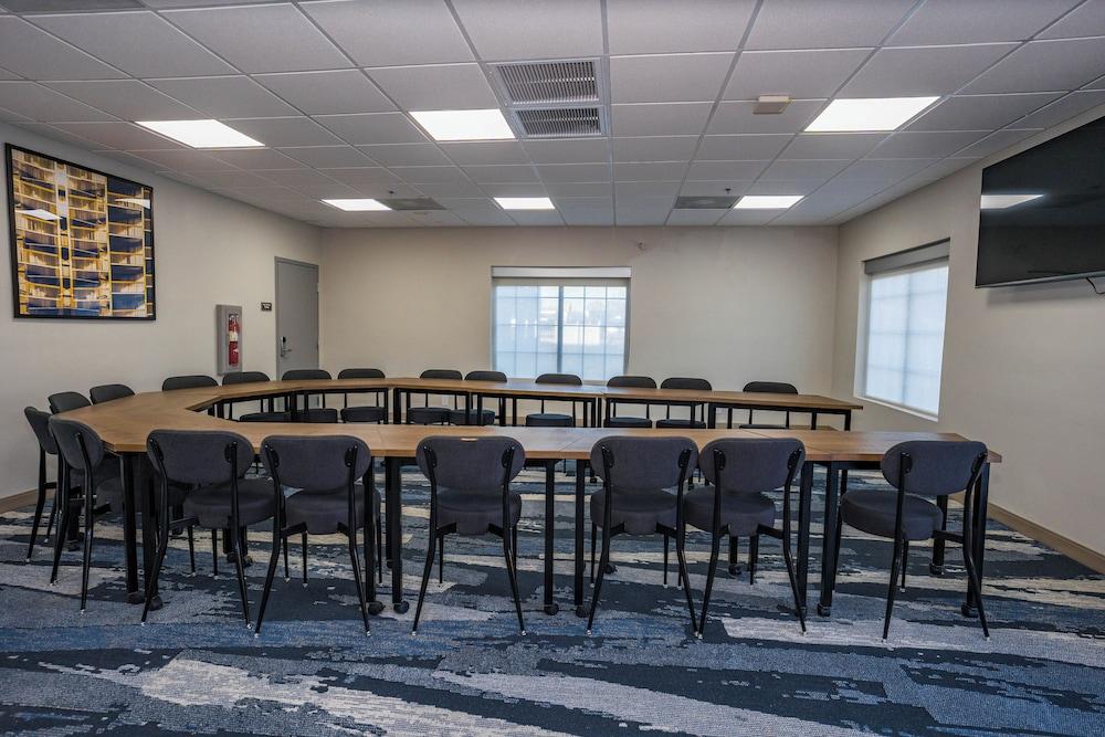 Comfort Inn & Suites River City Decatur photo 32