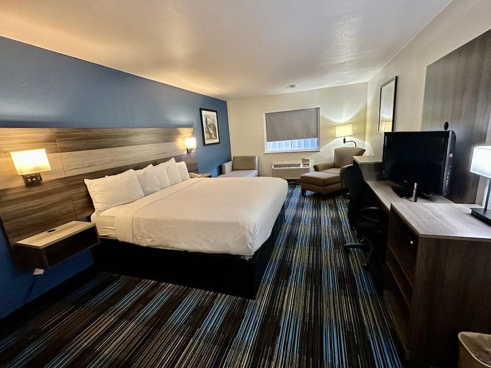 Baymont by Wyndham Kansas City KU Medical Center photo 4