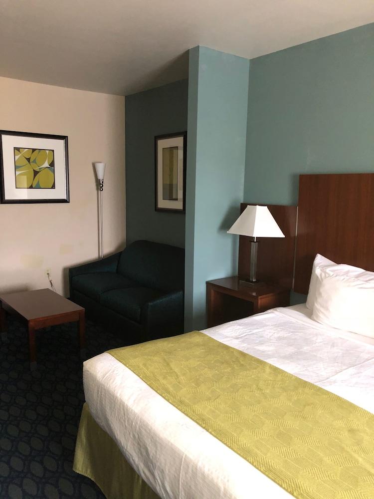 Country View Inn & Suites photo 53