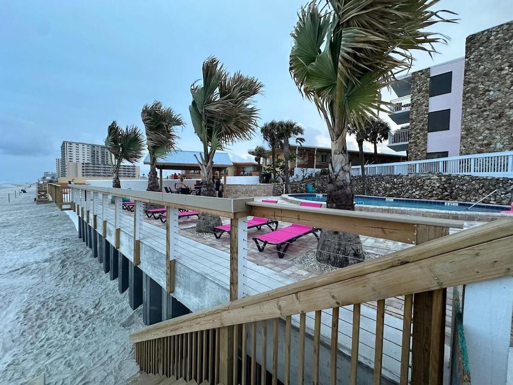 Flamingo Inn Beachfront photo 78