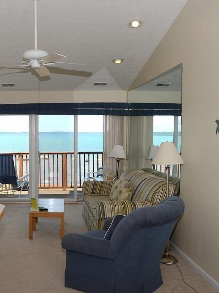 Beach Condominium Hotel photo 59