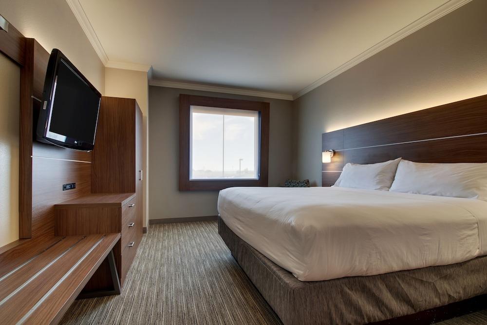 Holiday Inn Express Hotel & Suites Vernon College Area by IHG photo 12