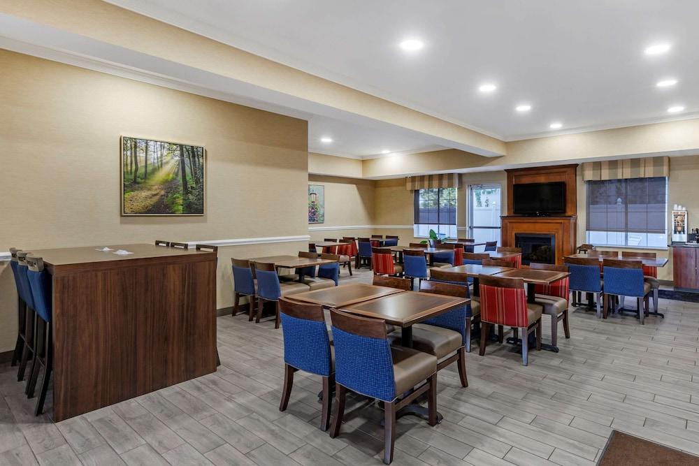 Comfort Inn & Suites Orangeburg photo 22