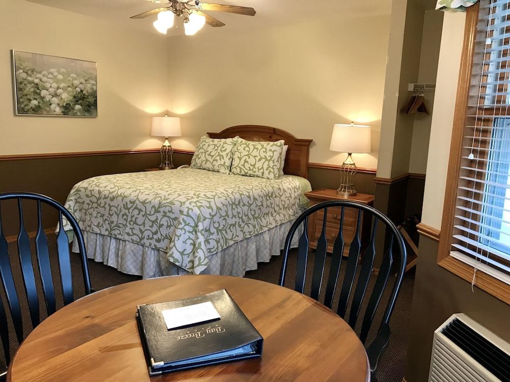 Bay Breeze Resort photo 52