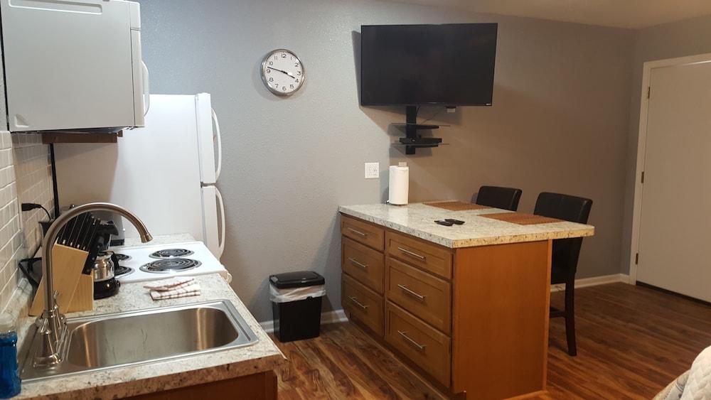 Tower Extended Stay Suites photo 3