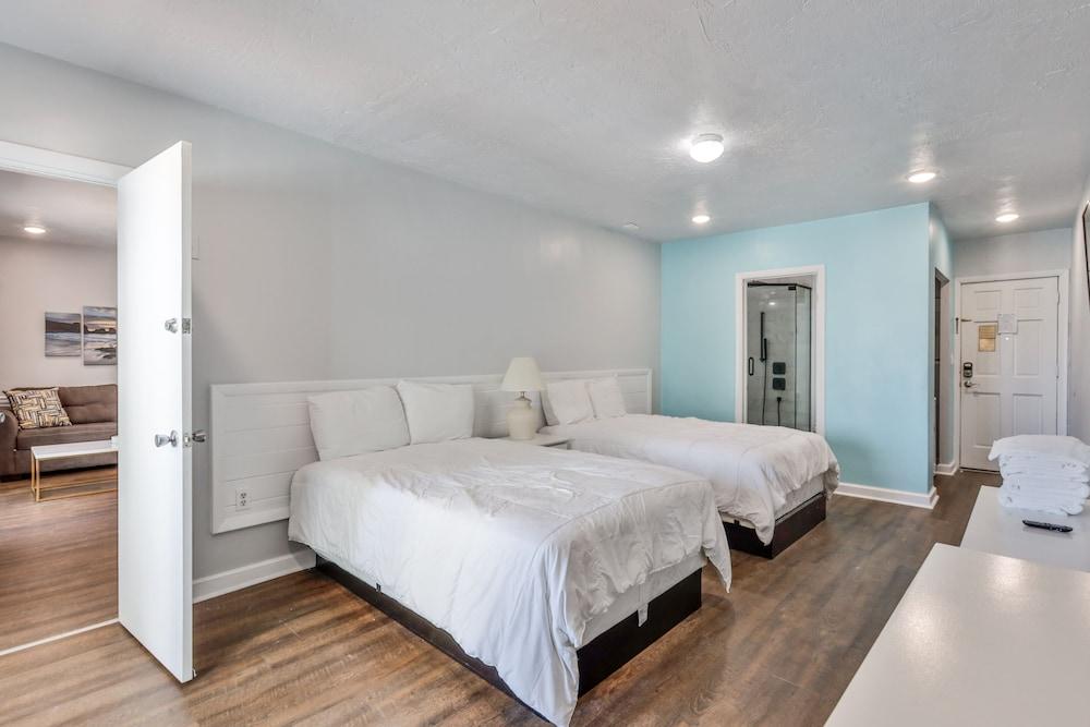 Coastal Waters Inn photo 35