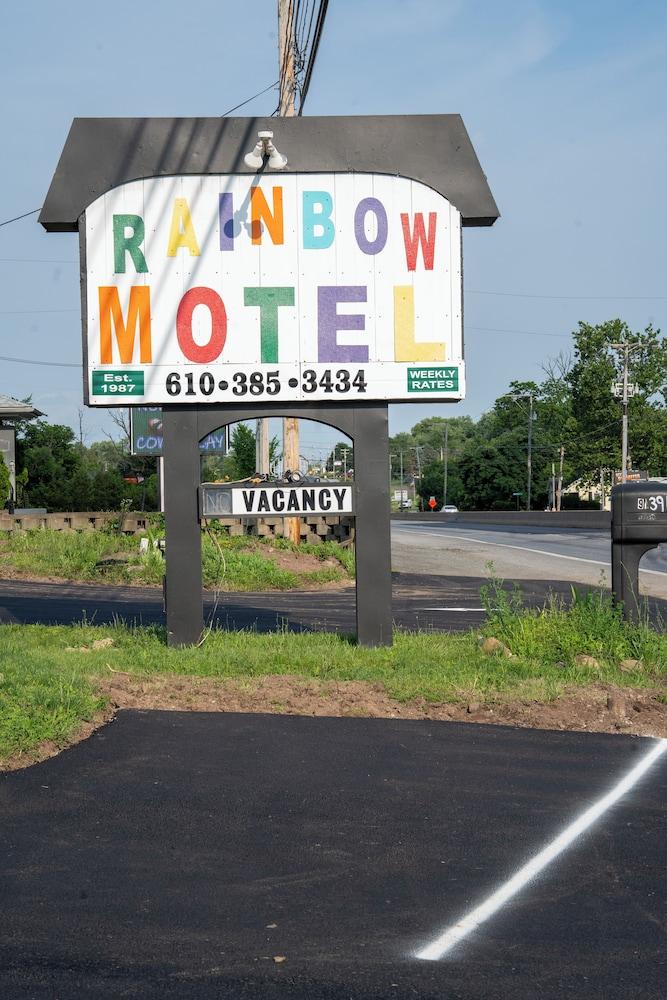 Rainbow Motel photo 9