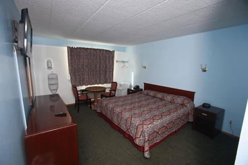 Meadowbrook Motor Lodge photo 9