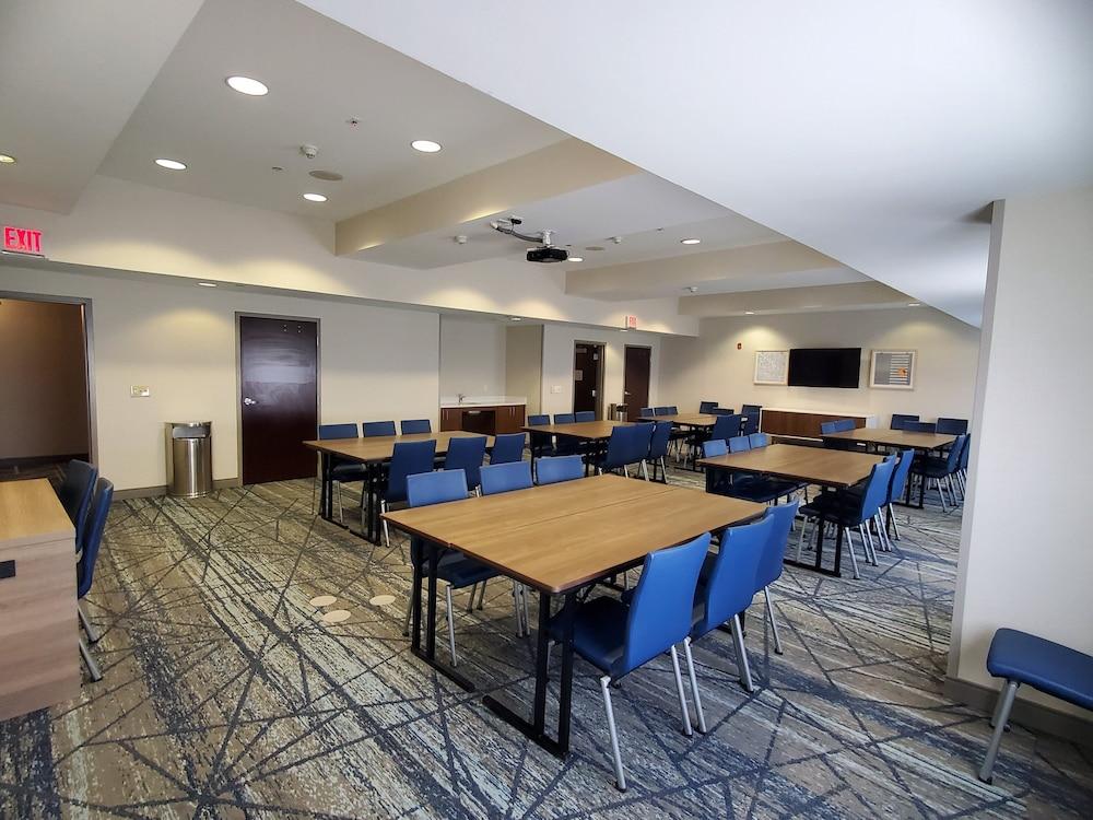 Holiday Inn Express & Suites El Paso West by IHG photo 36