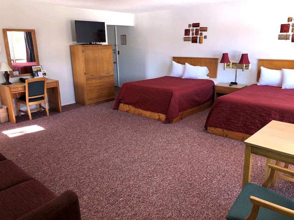 Budget Host Cloverland Motel photo 19