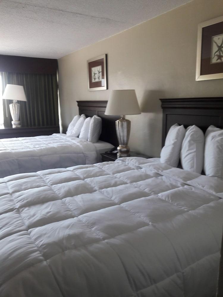 Ocean Waves Hotel photo 5