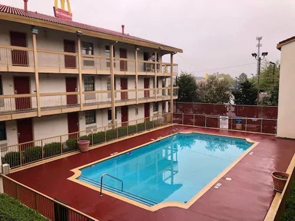 Horizon Inn & Suites photo 26