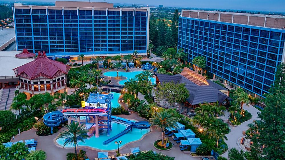 Disneyland Hotel photo 66
