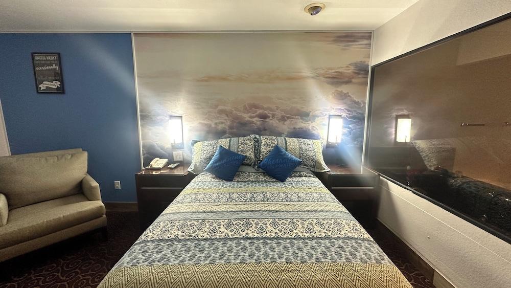 Chesaning Inn & Suites photo 35
