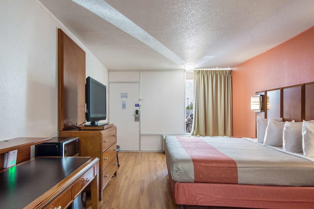 Motel 6 Van Buren, AR photo 24