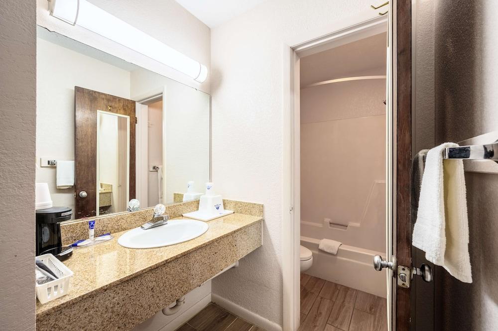 Americas Best Value Inn Heflin photo 21