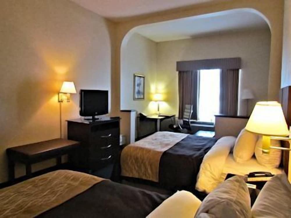 Comfort Inn & Suites Ft. Jackson Maingate photo 22
