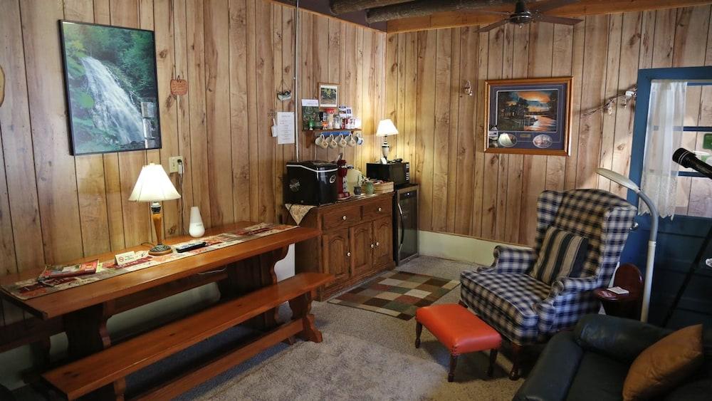 Alpine Inn photo 4