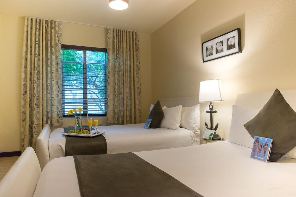 Tradewinds Apartment Hotel photo 10