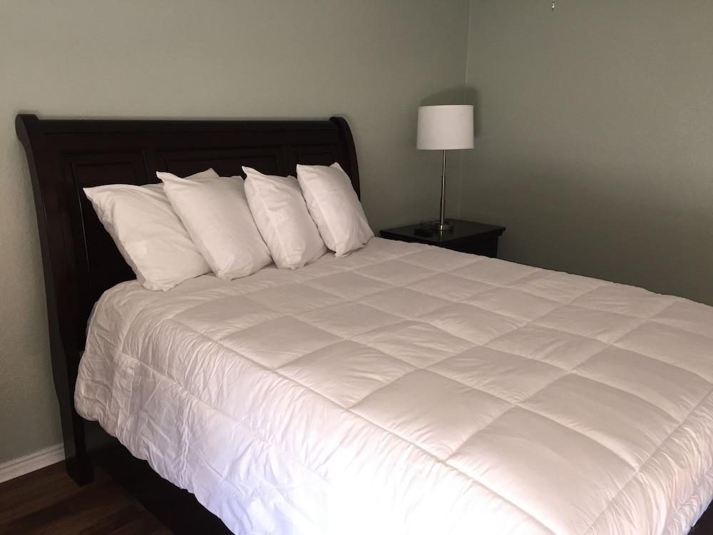 Four Horseman Travel Lodge photo 15