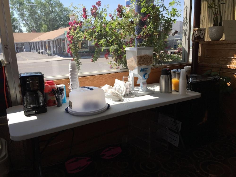 Elko Motel photo 21