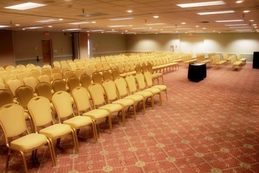 Ramada by Wyndham Boise photo 26
