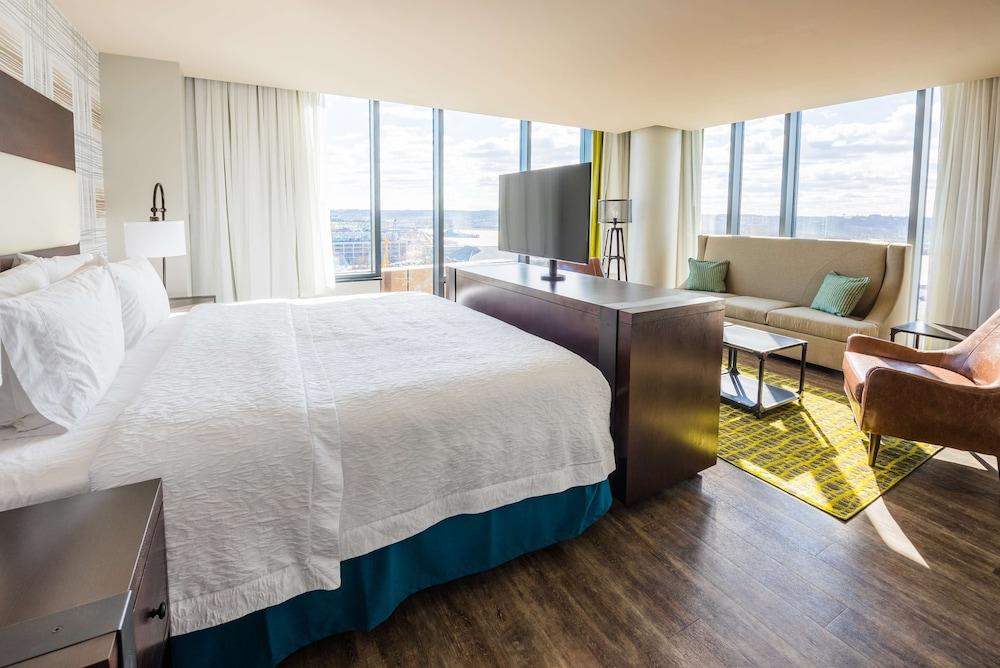 Hampton Inn & Suites Washington DC-Navy Yard photo 10