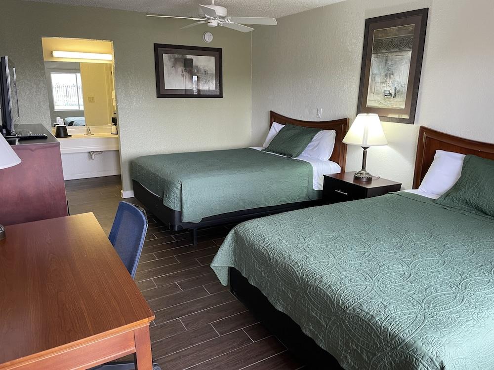 Del Rio Inn photo 6