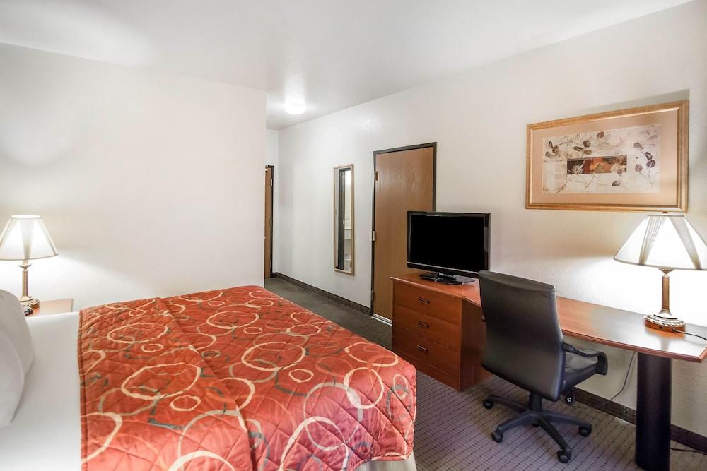 Quality Inn Parsons North photo 18