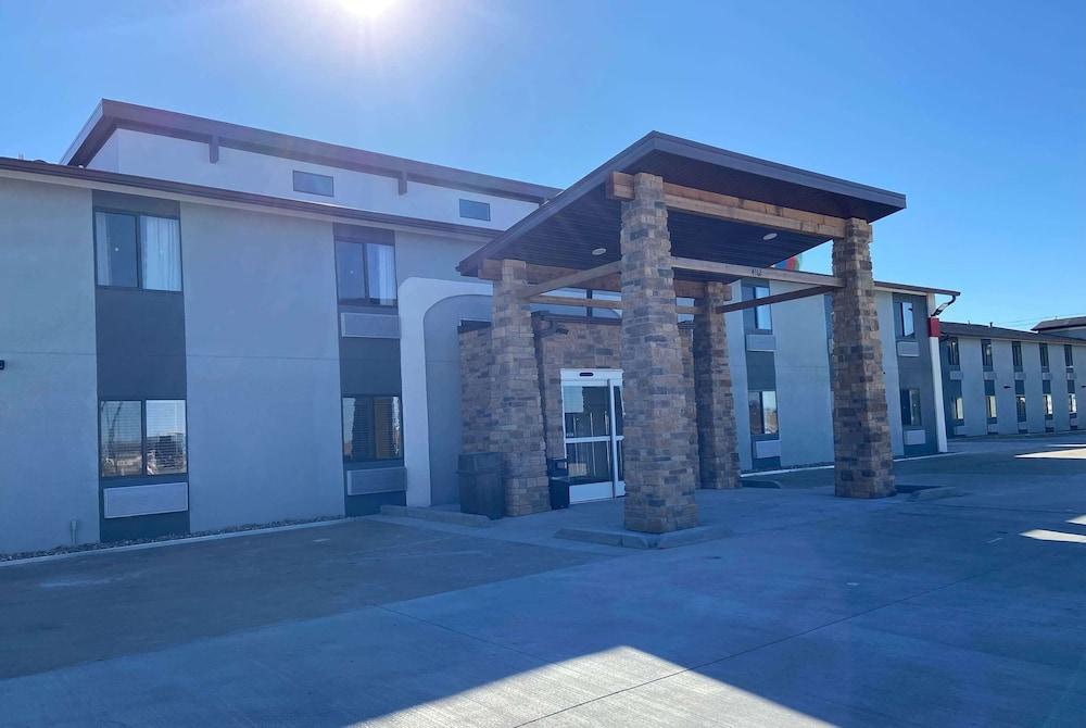 Super 8 by Wyndham York NE — hotel in York