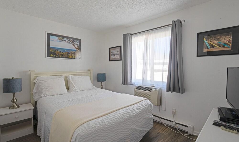 Montauk Oceanside Suites photo 23