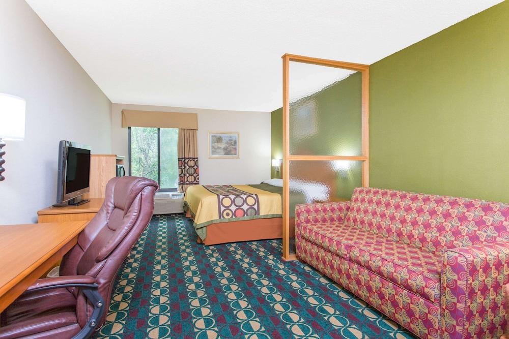 Super 8 by Wyndham Spartanburg/I-26 Exit 22 photo 7