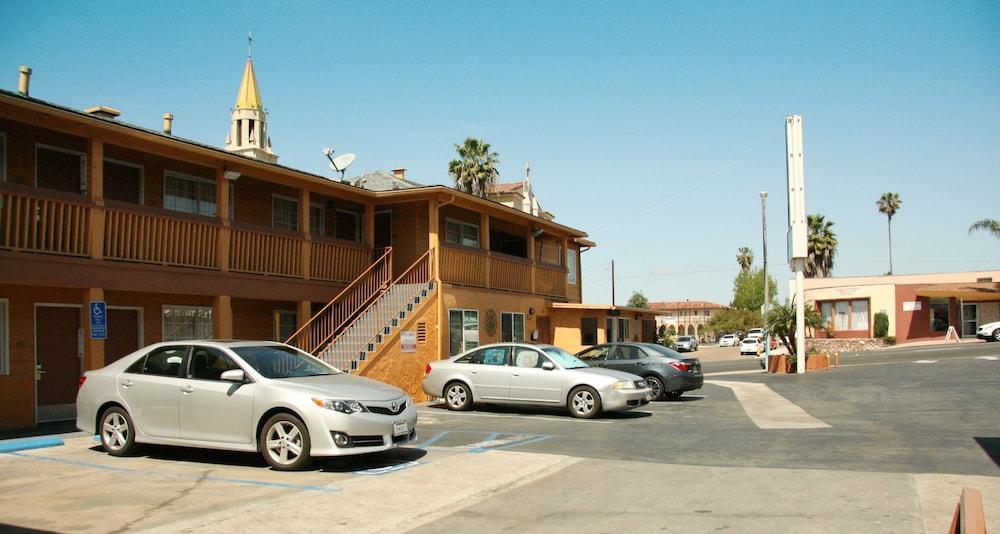 Navajo Lodge photo 16