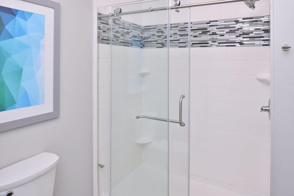 Holiday Inn Express & Suites Houston E - Pasadena by IHG photo 24