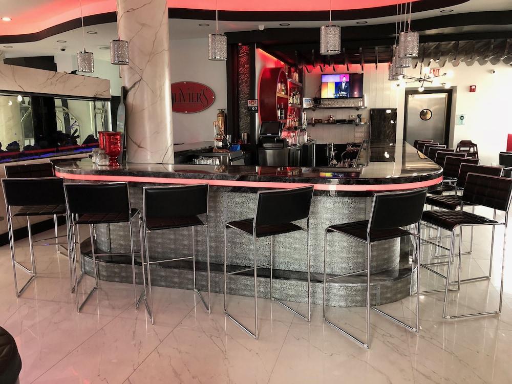 Streamline Hotel photo 22