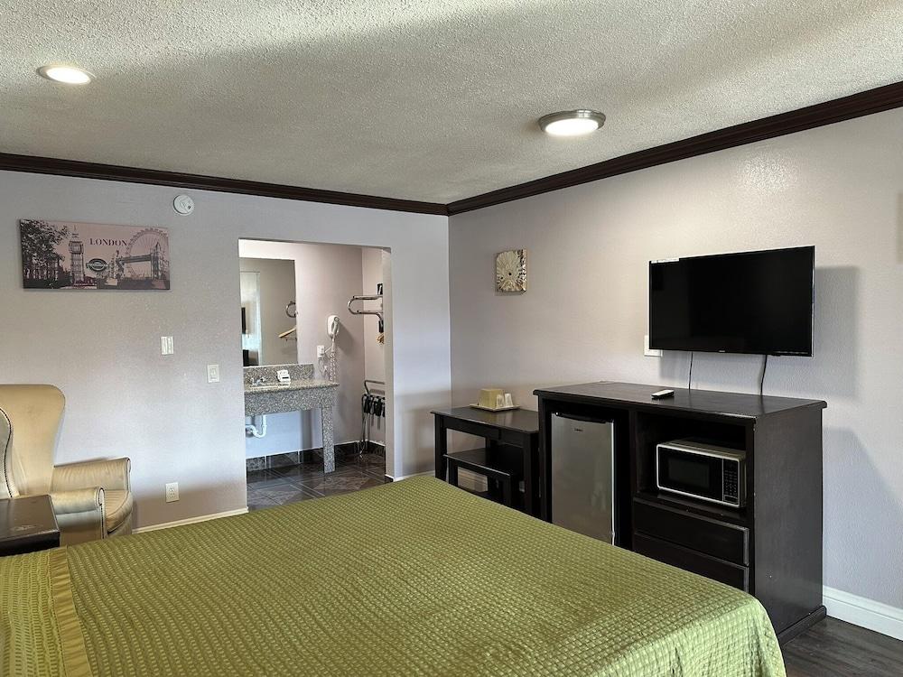 Corona Inn photo 15