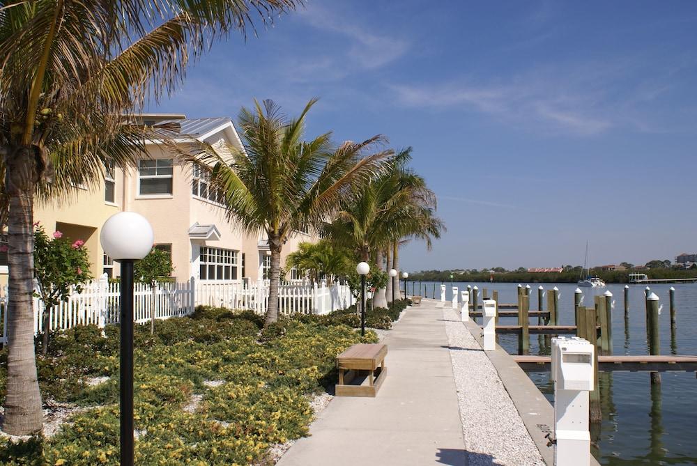 Barefoot Beach Resort photo 15