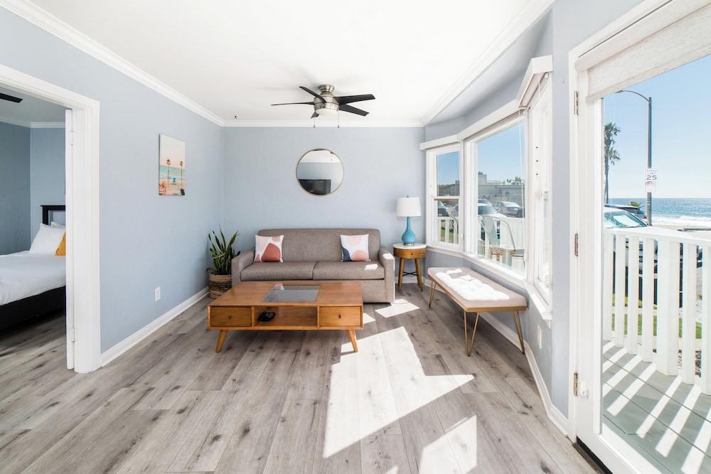 Pacific Bungalow photo 10