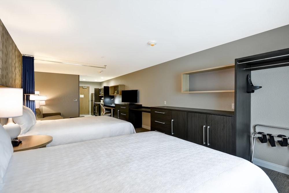 Home2 Suites by Hilton Jackson MI photo 12