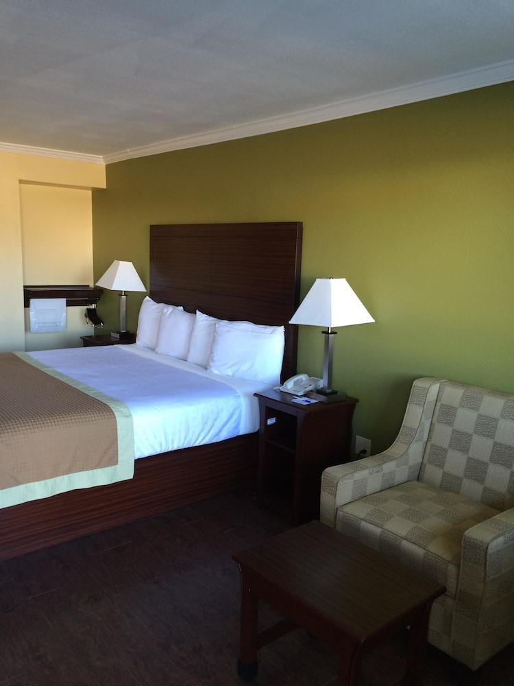 Americas Best Value Inn Winona photo 12
