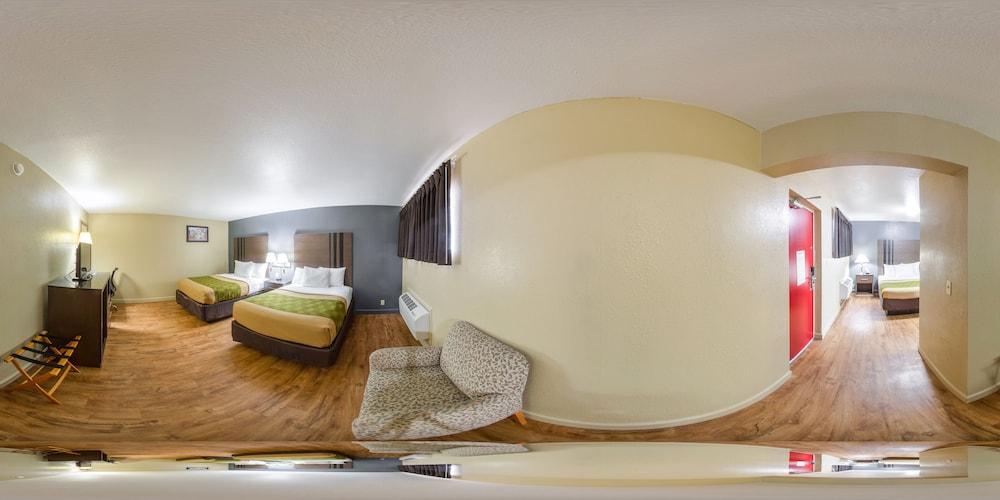Econolodge Inn & Suites photo 6