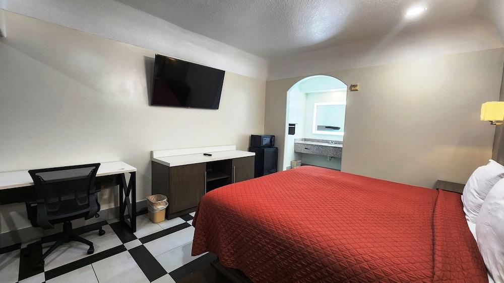 Scottish Inns & Suites Sam Houston Pkwy photo 17