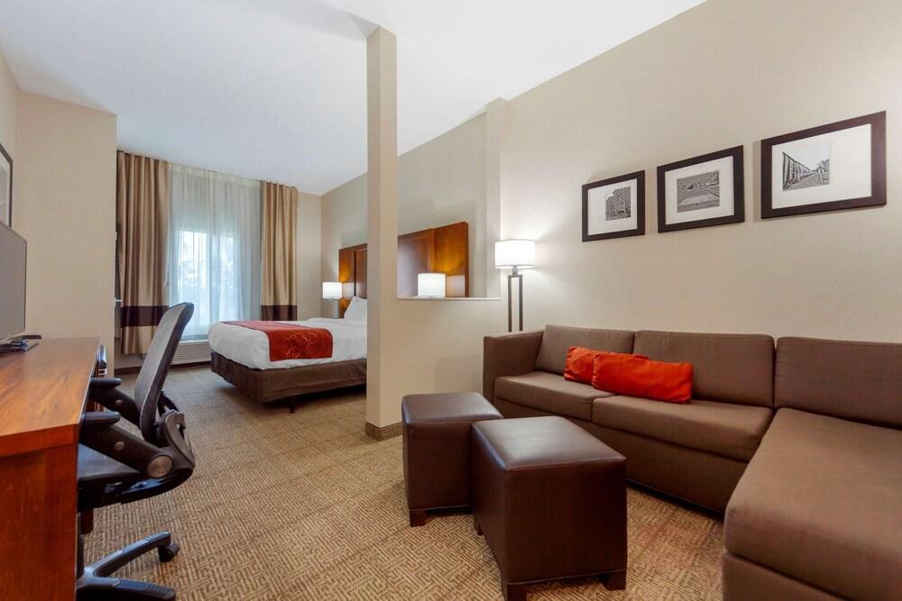 Comfort Suites La Vista - Omaha photo 5