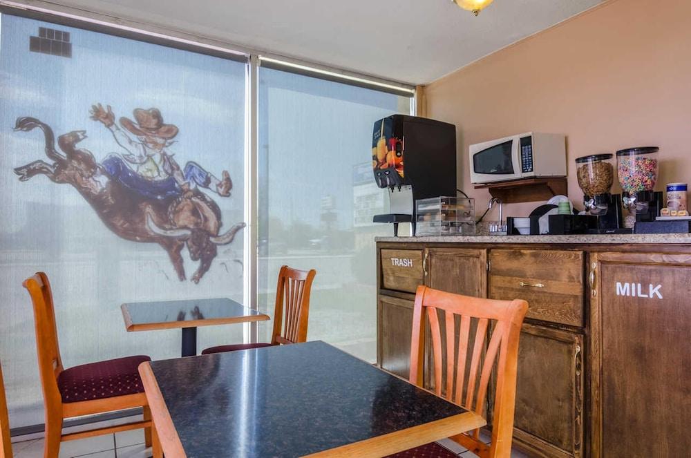 Executive Inn photo 20