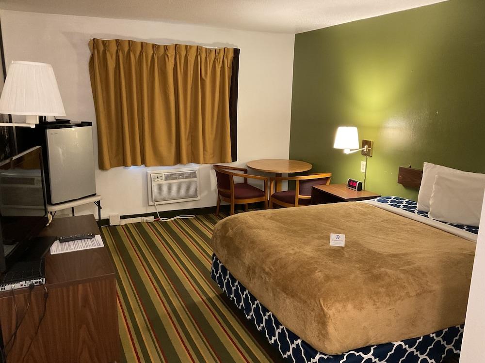 Budget Host Inn Buffalo photo 16