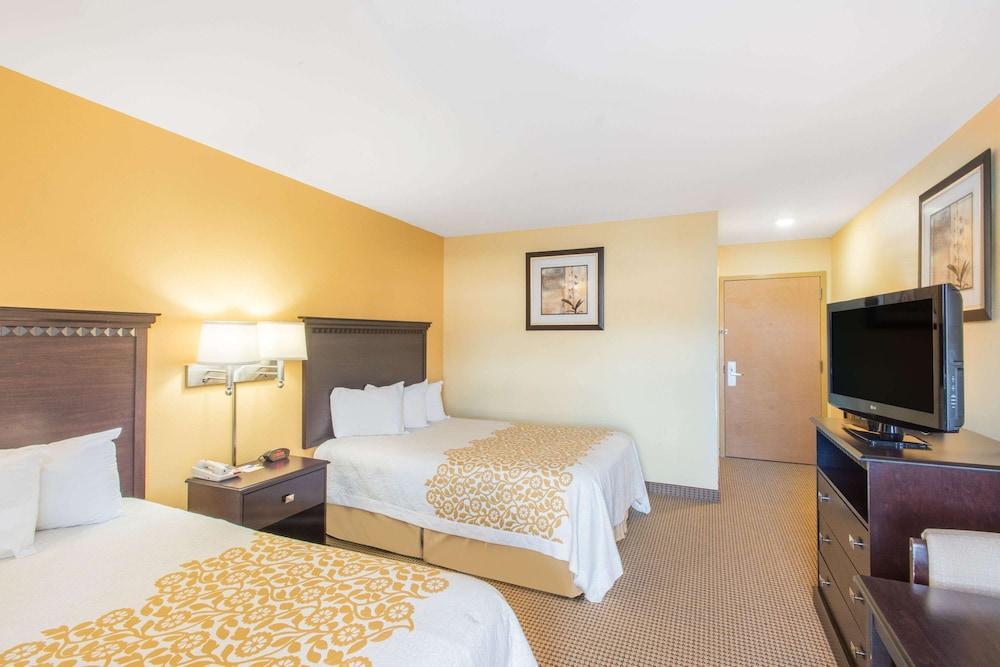 Days Inn by Wyndham Colchester Burlington photo 5