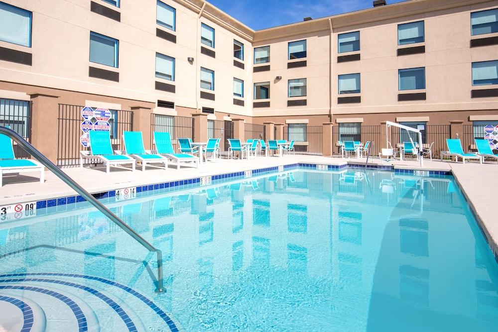 Holiday Inn Express & Suites Pahrump by IHG photo 11