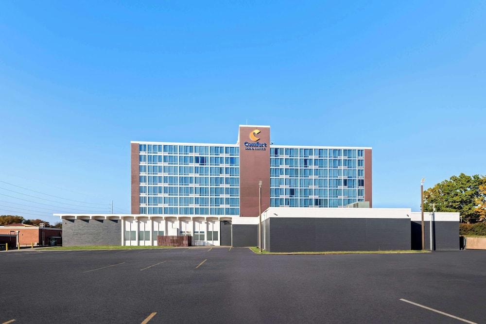 Comfort Inn & Suites Omaha Central photo 18